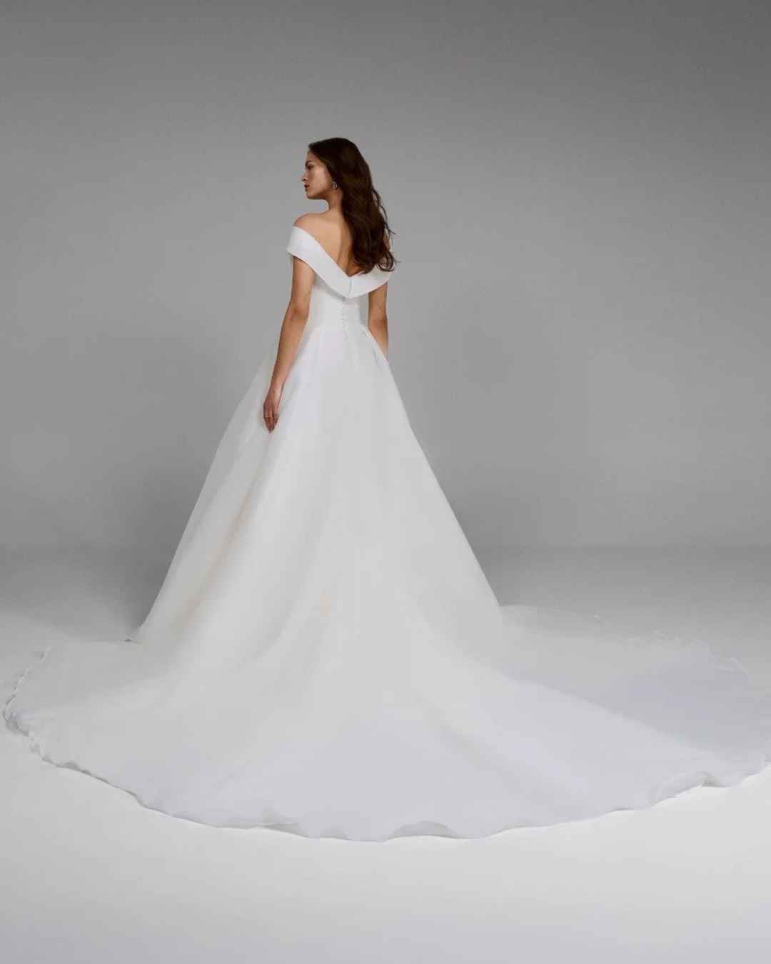 2 Farrah by Pronovias
