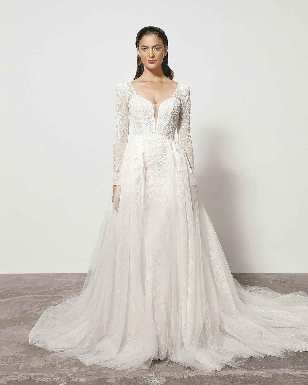 1 Fiora by Pronovias