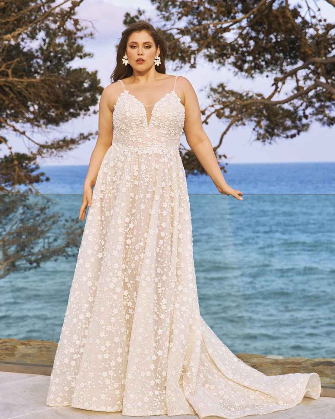 4 Yuki by Pronovias