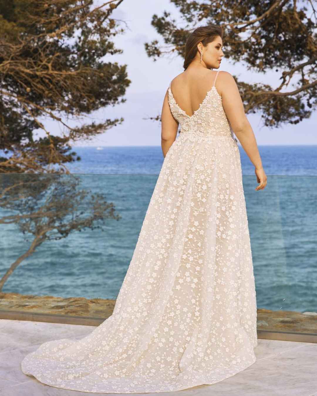 5 Yuki by Pronovias