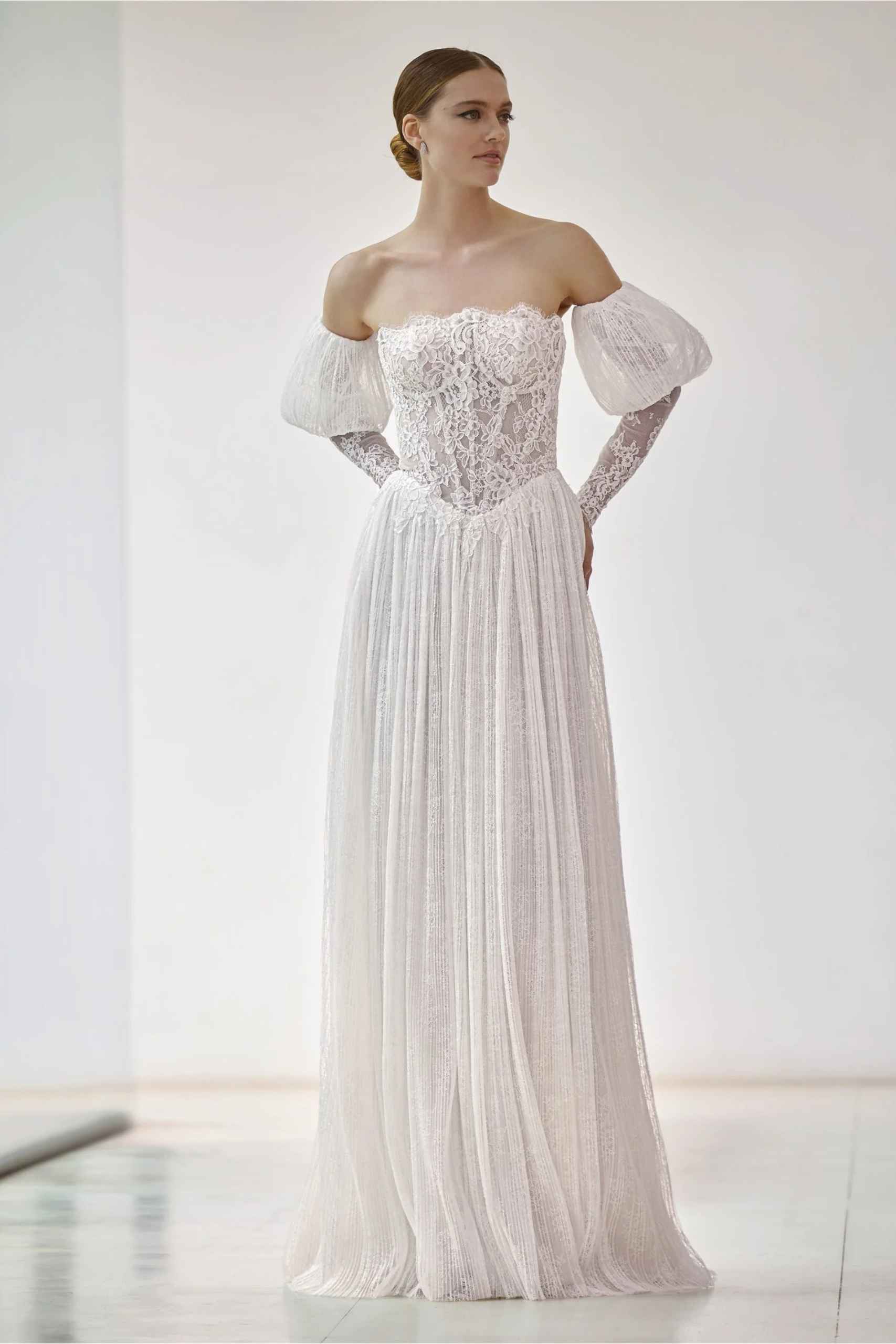 1 Lieke by Pronovias