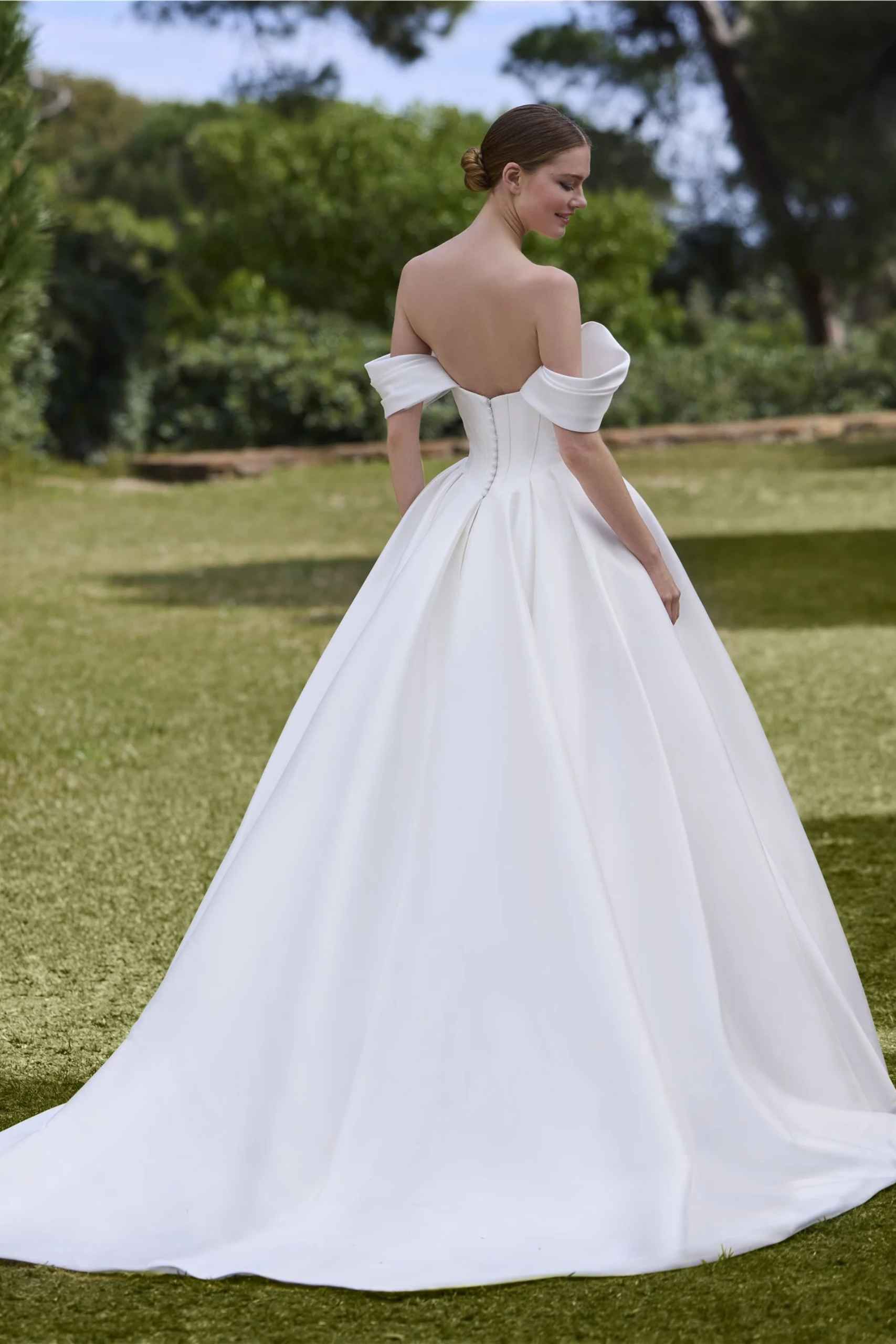 2 Coris by Pronovias